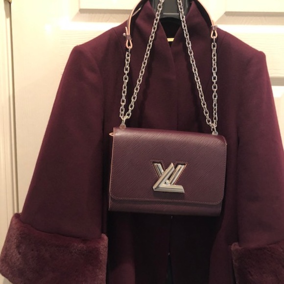 Brand NEW - LouisVuitton Cross Body Bag - Picture 2 of 8